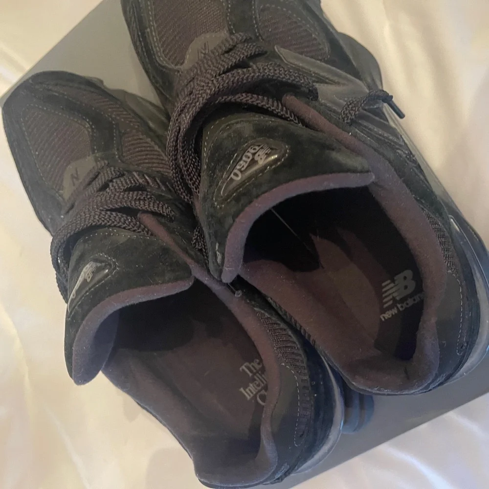 New Balance All-Black 9060 (worn twice) - Picture 2 of 5
